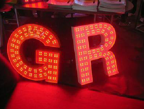 赫章LED发光字常见的安装误区。